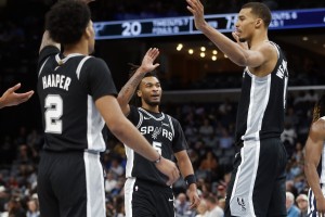 易倍体育官方网站-NBA彩经：开拓者再负马刺 火箭强势反弹拿下湖人扳平大比分