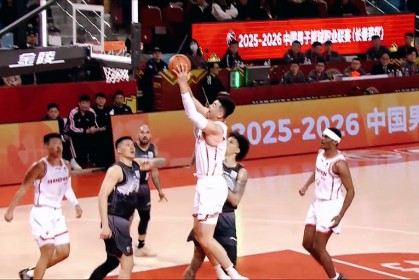易倍体育官方入口-惨败25分！国产双子星爆发，CBA劲旅豪取7连胜，郭士强深感欣慰！